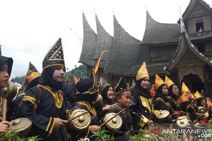 Contoh budaya-budaya Indonesia