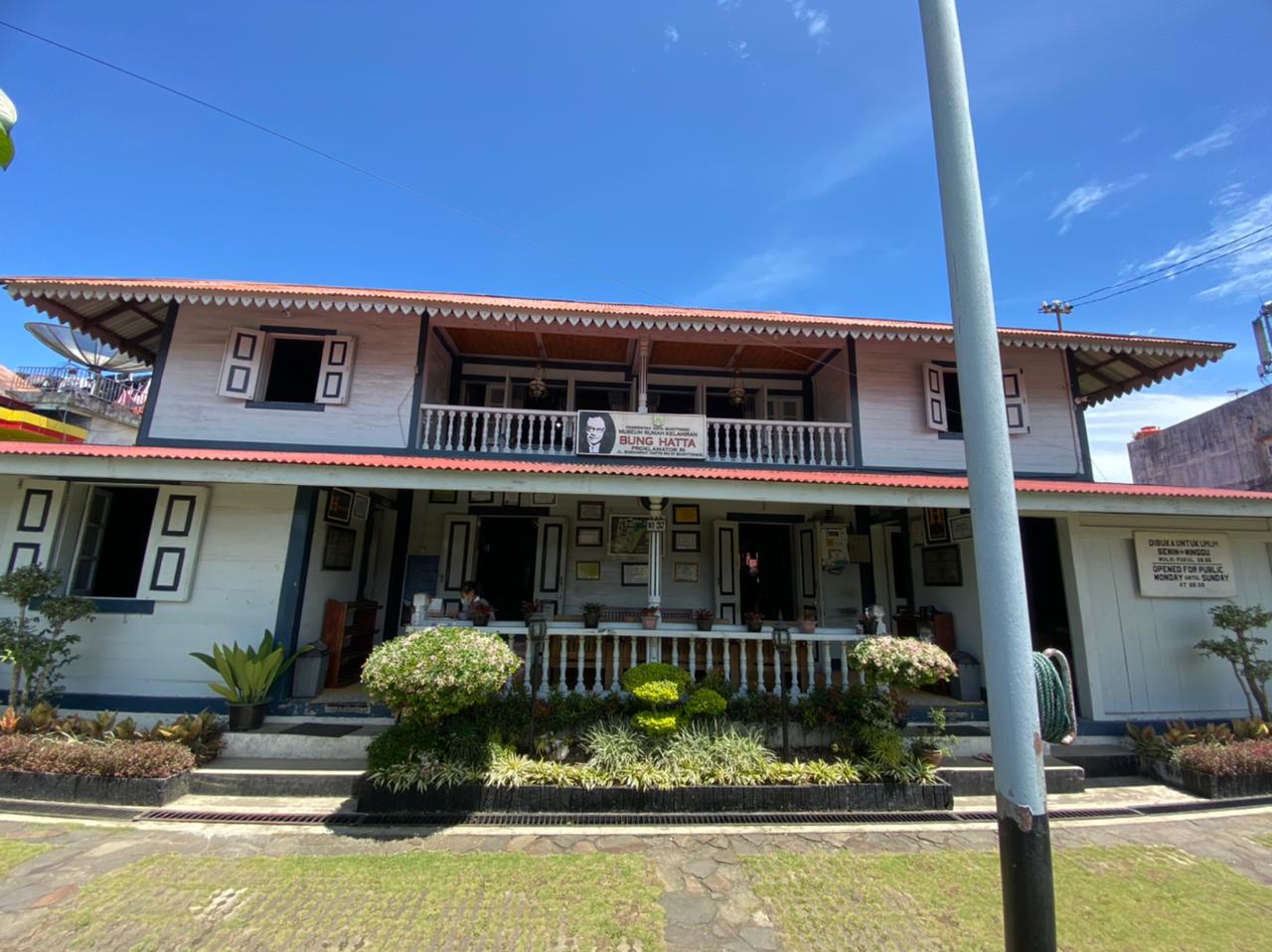 Ngabuburit di Museum Rumah Kelahiran Bung Hatta di Bukittingg