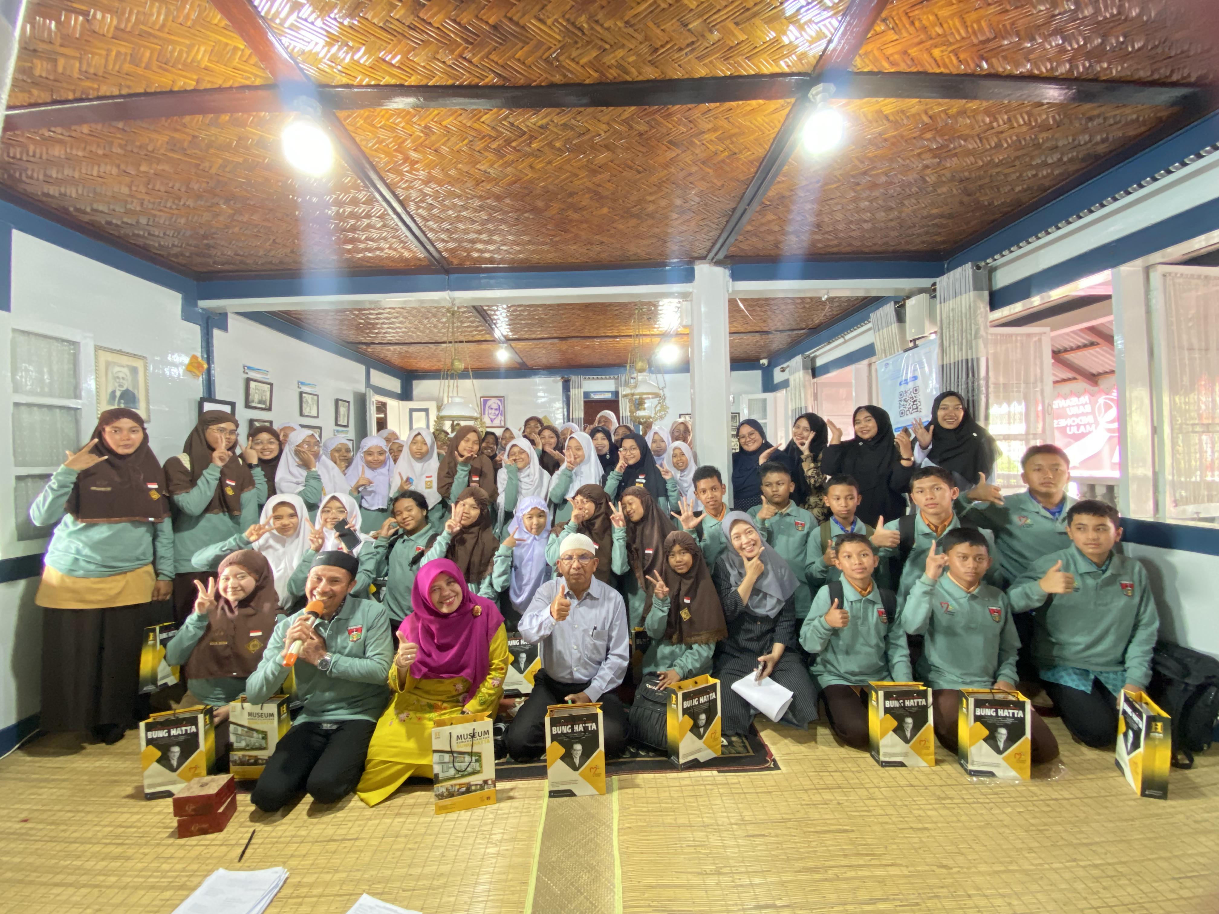 Workshop dan Lomba Puisi