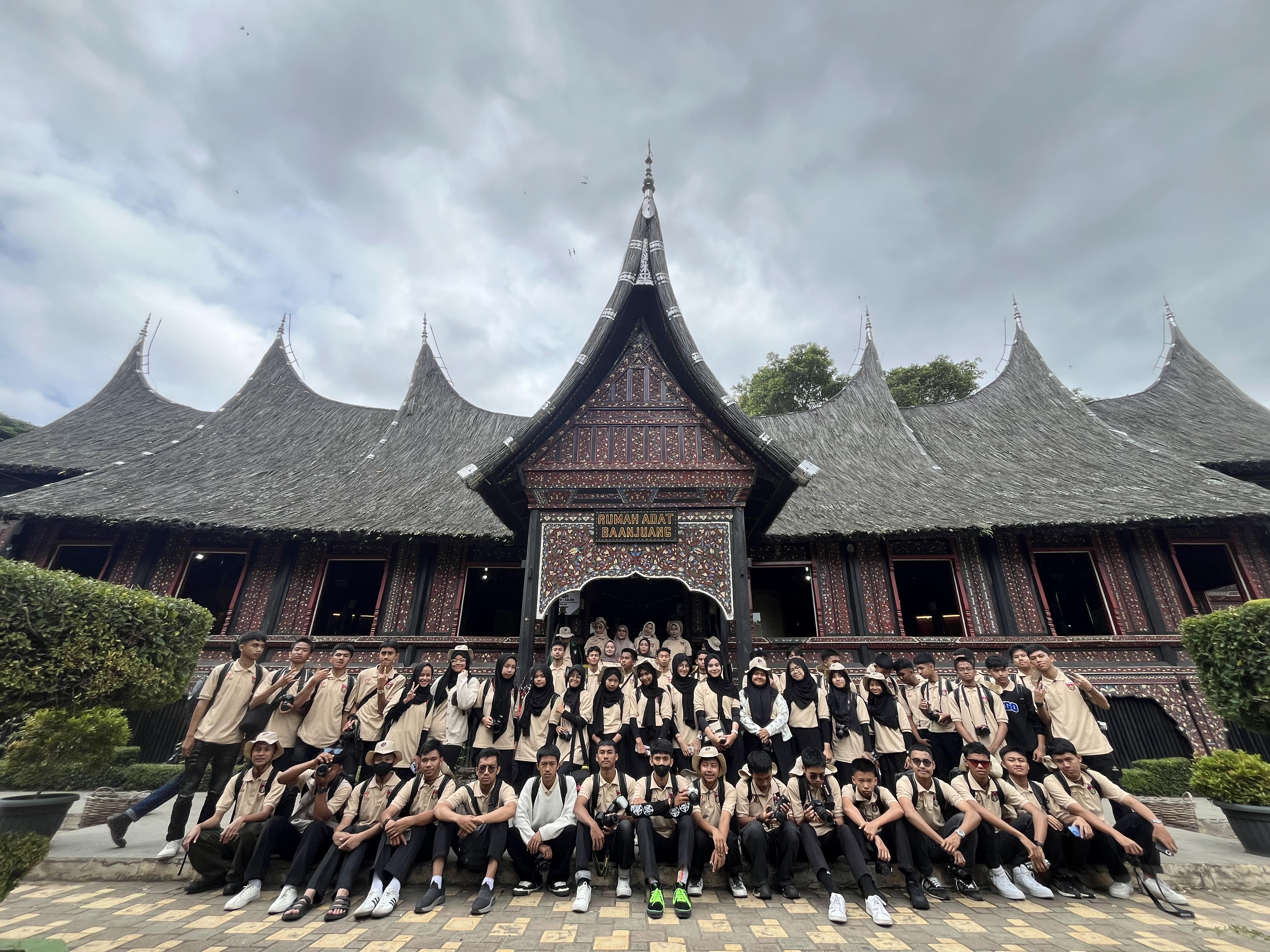 “HUNTING” Kegiatan Workshop dan Lomba Fotografi