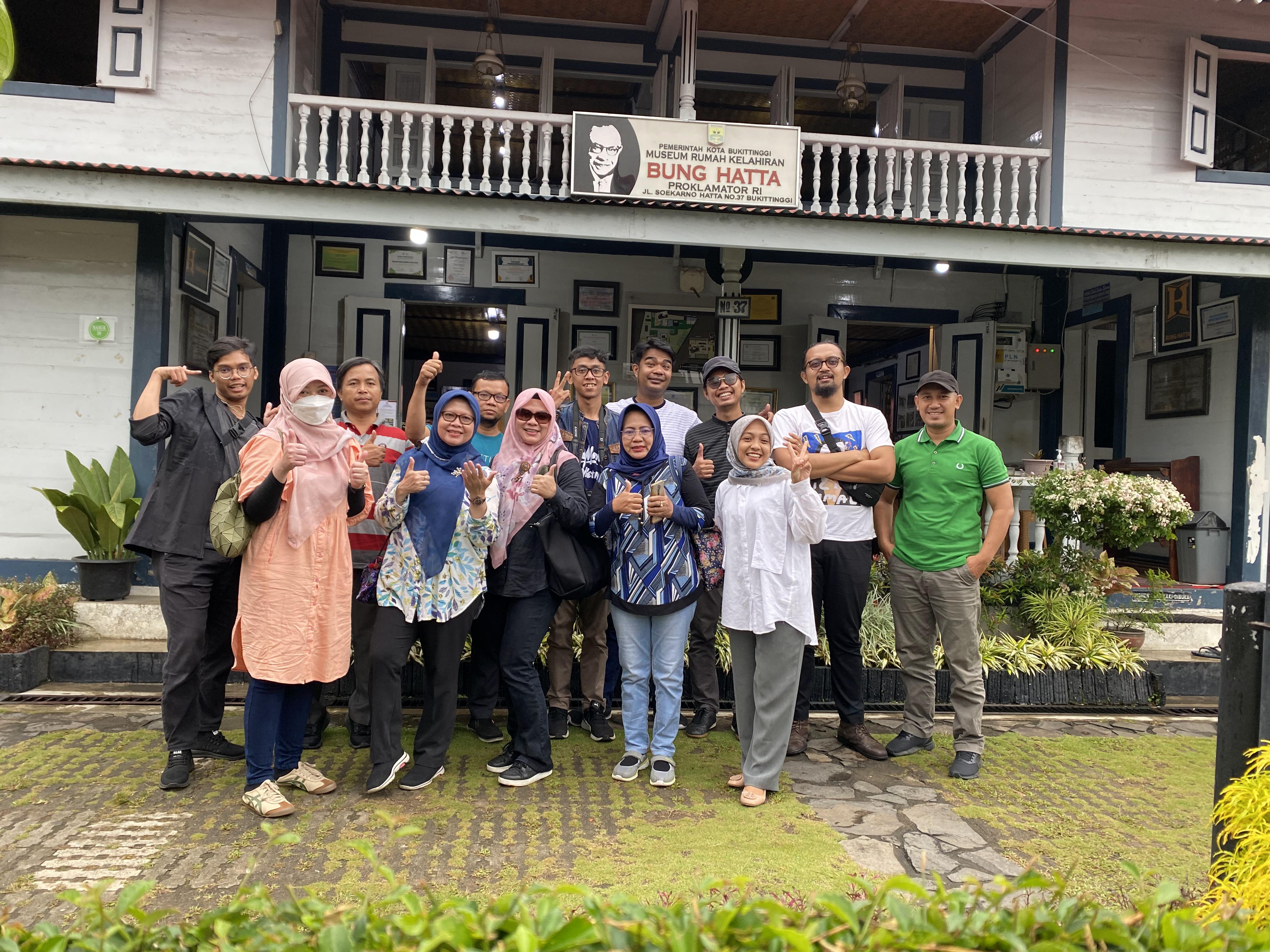 Keluarga Setjen DPR RI